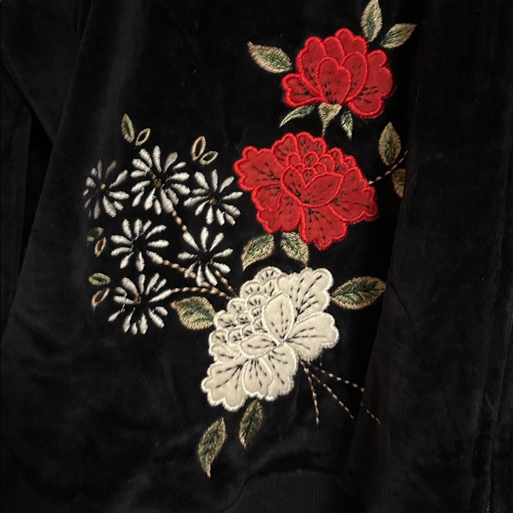 Alfred Dunner brushed 75% cotton/25% polyester black jacket red rose trim size14 - Picture 3 of 7